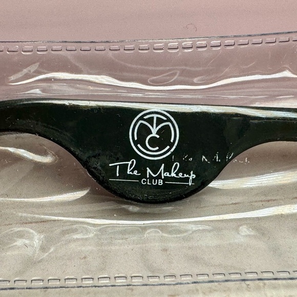 The Makeup Club Eyelash Extension Tweezers NEW - Picture 2 of 3